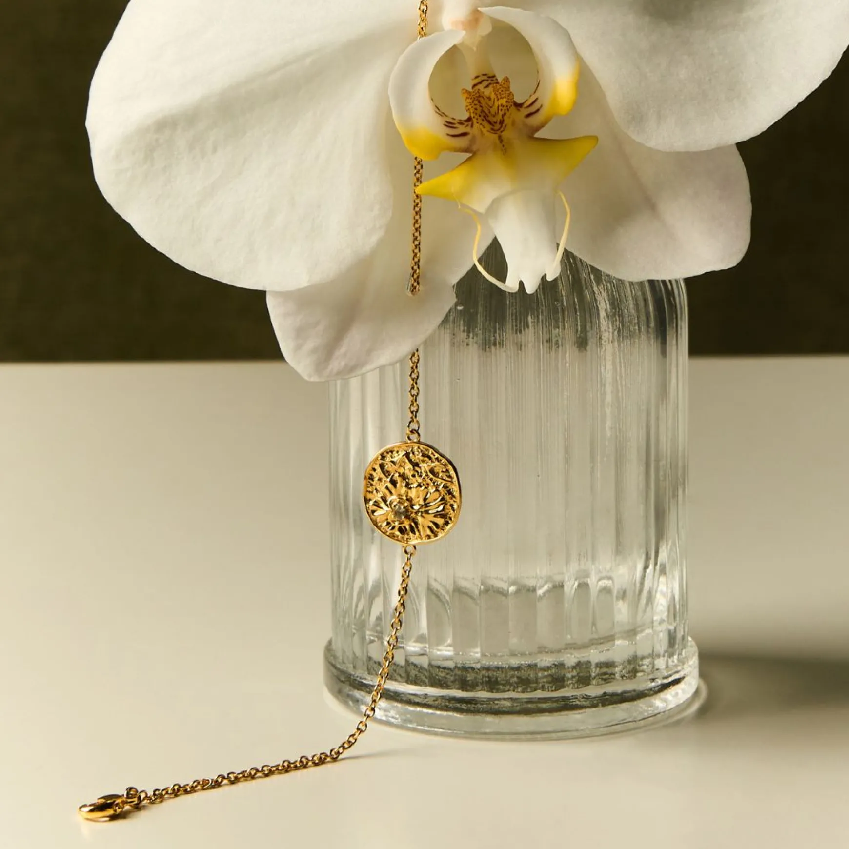 Athena Pendant Bracelet in Gold with White Topaz
