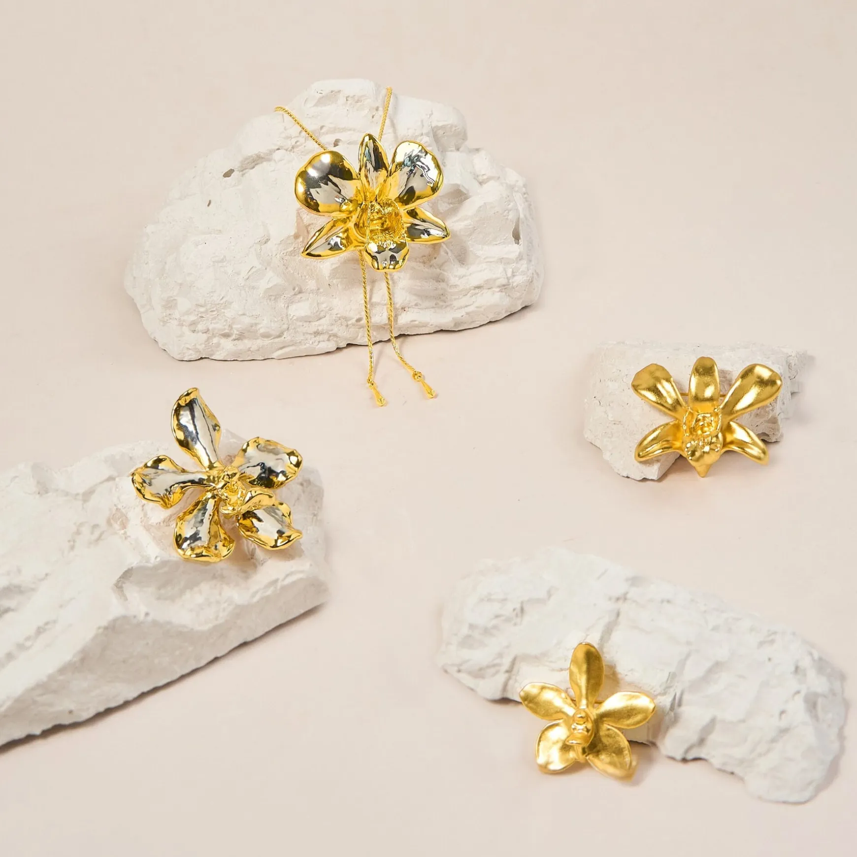 Dendrobium Tay Swee Keng Orchid Long Slider Necklace in Gold & Palladium