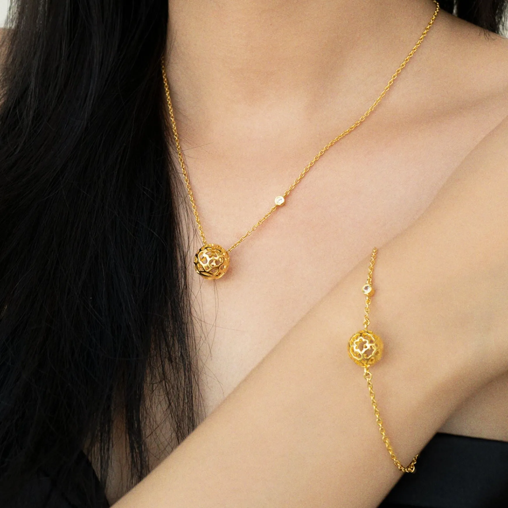 Peranakan Spheres Bracelet with White Topaz (G)
