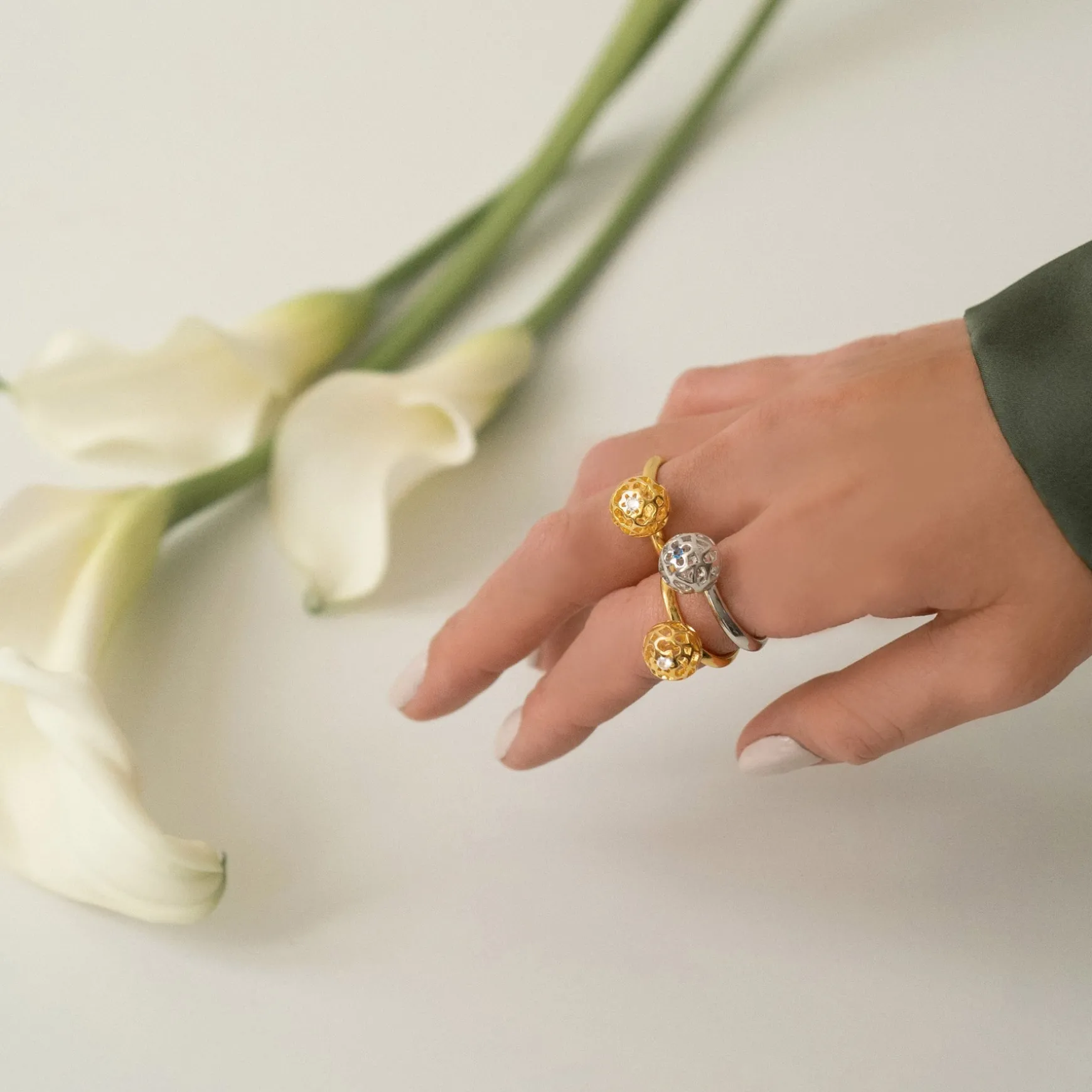 Peranakan Spheres Large Ring with Blue Topaz (RH)