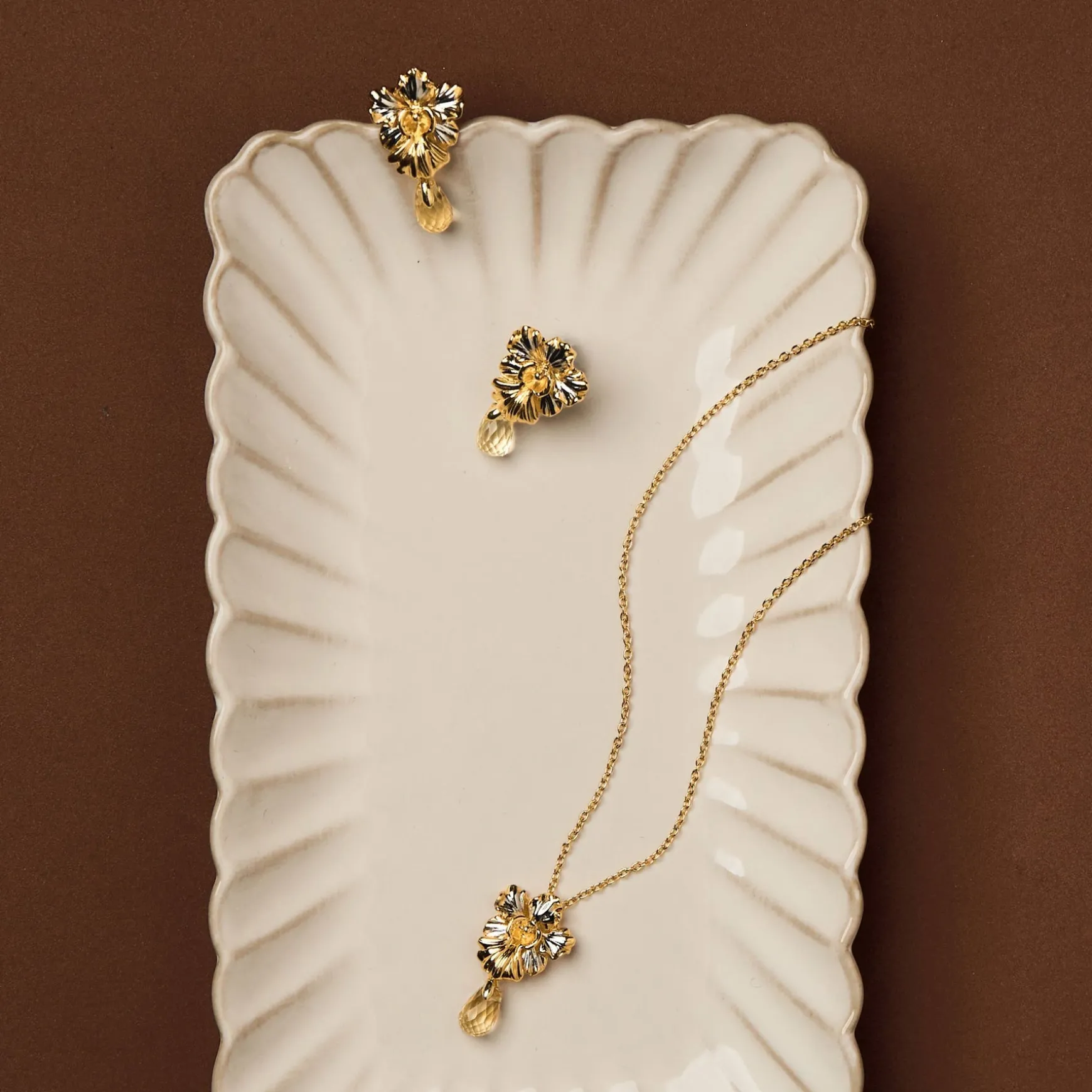 Resilient Vanda Necklace